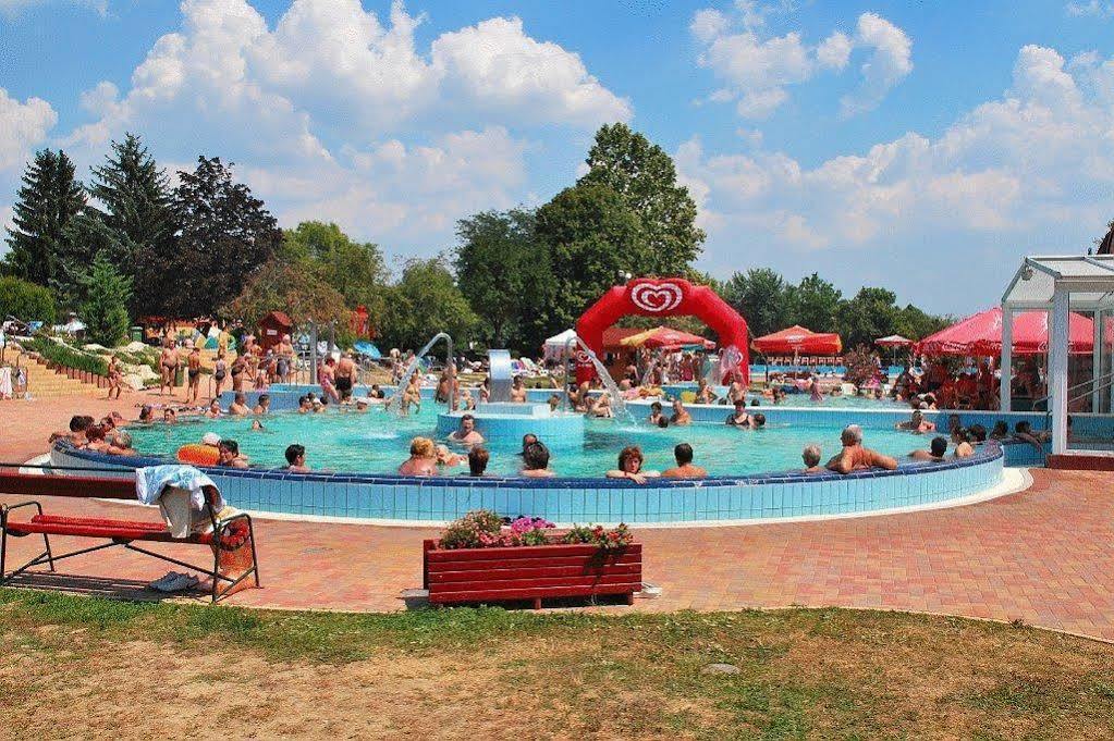Gunaras Resort Spa Hotel Dombóvár Εξωτερικό φωτογραφία