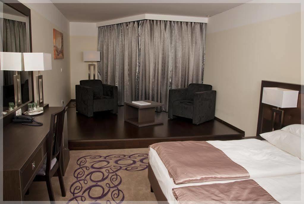 Gunaras Resort Spa Hotel Dombóvár Εξωτερικό φωτογραφία